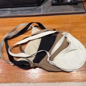 Uniqlo Round Mini Shoulder Bag (4)